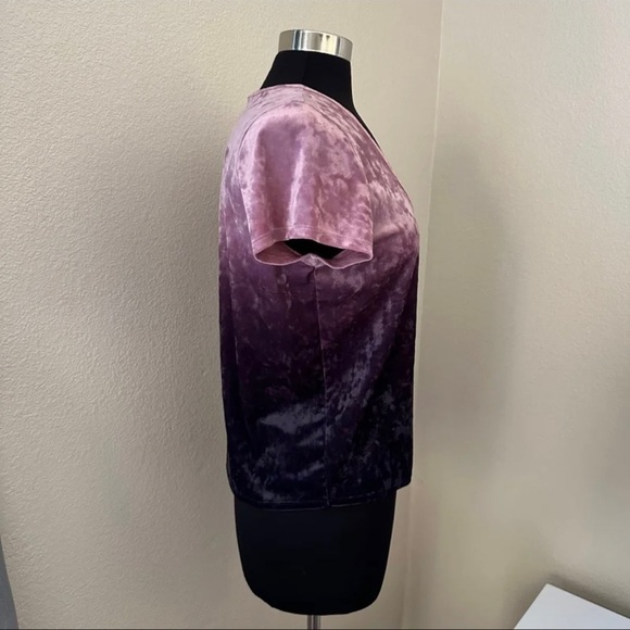 American Eagle Vintage Y2K halloween Pink Purple Ombré Velvet T
Shirt - Picture 3 of 10